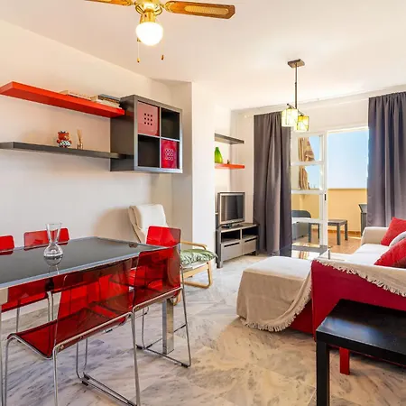2 Bedroom Stunning Apartment In Torremolinos 토레몰리노스