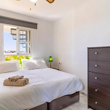 Nice Apartment In Torremolinos With Wifi דירה טורמולינוס